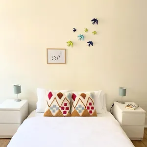 your-home-santo-amaro-lisbon-apartment-23.hotels-lisbon-portugal.com/
