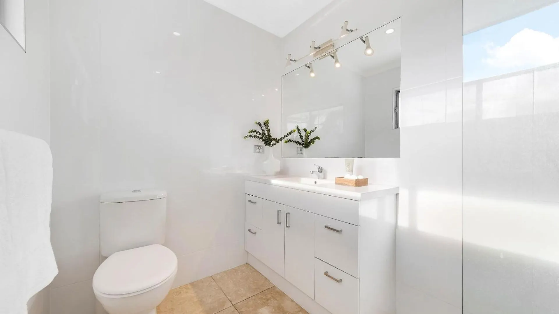 Holiday home Luxurious Waterfront 5 Bedroom Coastal Retreat On Amarina Mooloolaba