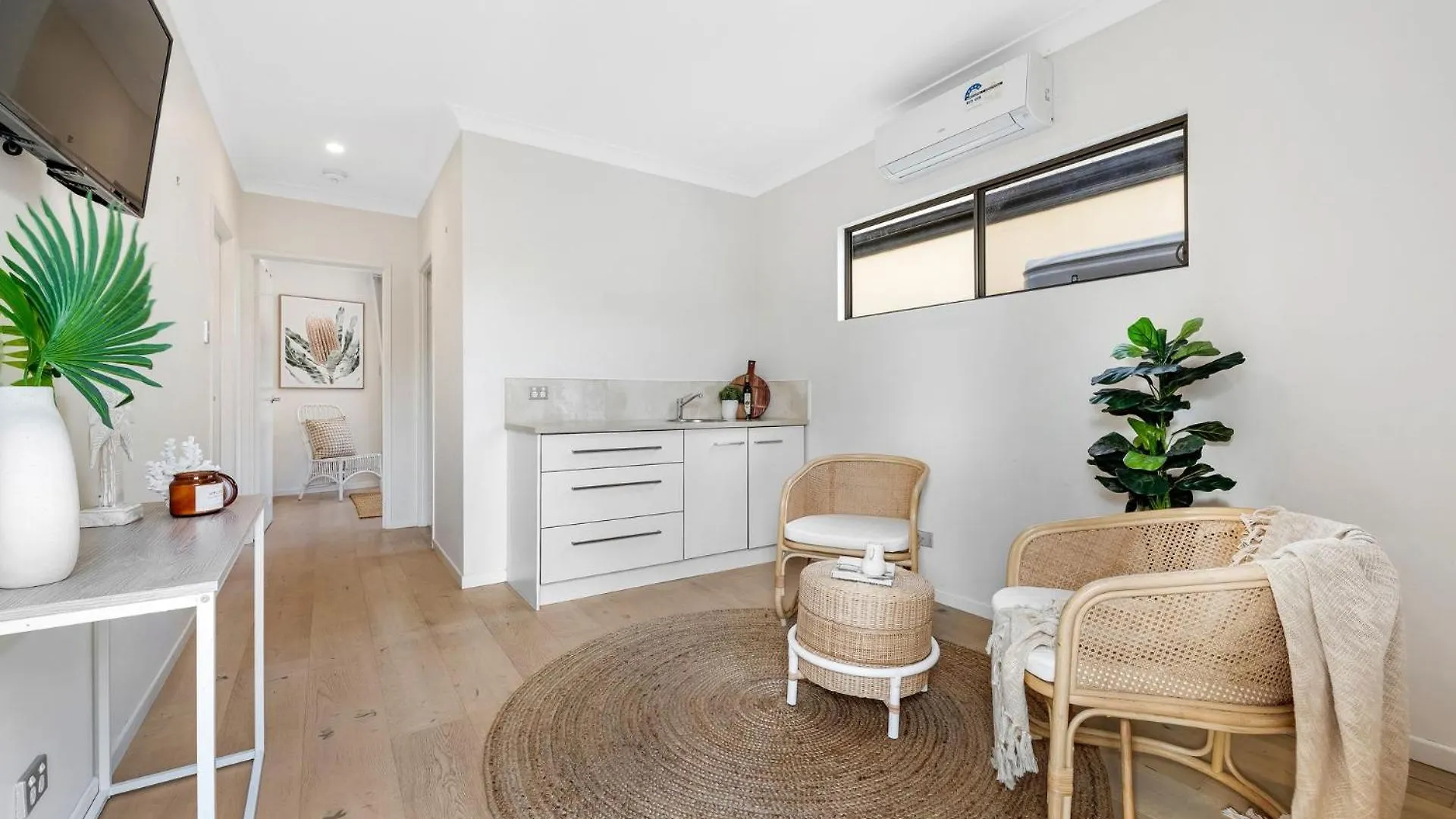 Luxurious Waterfront 5 Bedroom Coastal Retreat On Amarina Mooloolaba