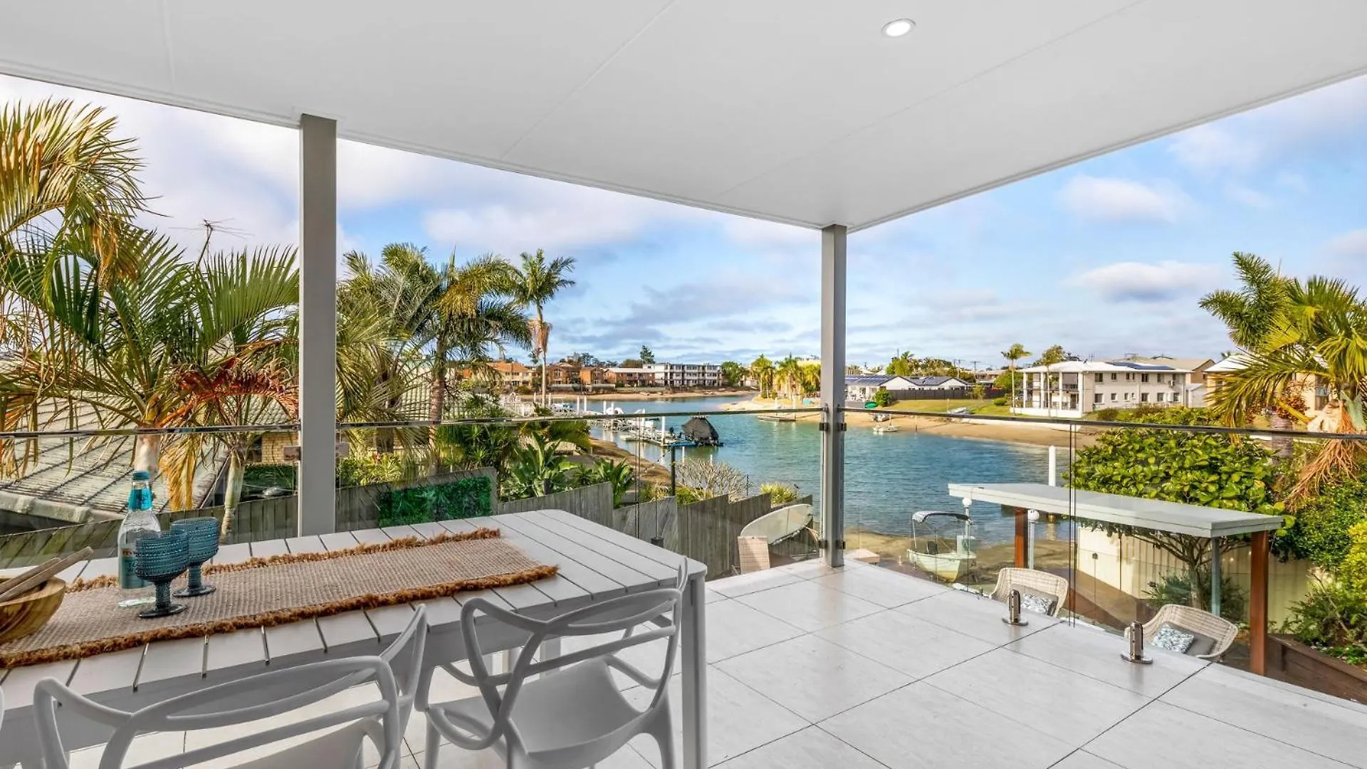 Luxurious Waterfront 5 Bedroom Coastal Retreat On Amarina Mooloolaba 0*,  Australia